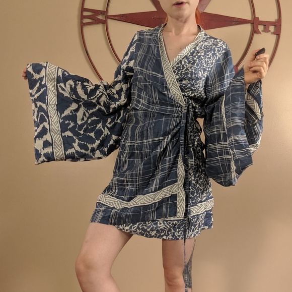 bcbg kimono